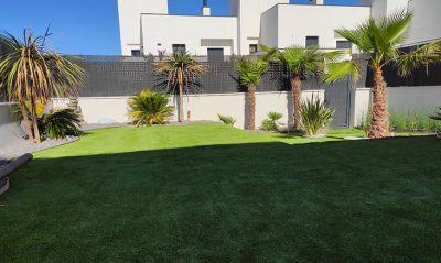 Diseño de jardín en vivienda adosada en Torrejón de Ardoz – Gardenia